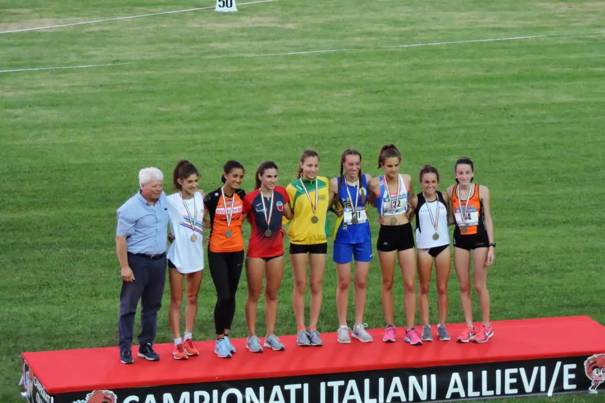 Premiazione ai Campionati Italiani Allievi con atlete di Atletica Futura sul podio